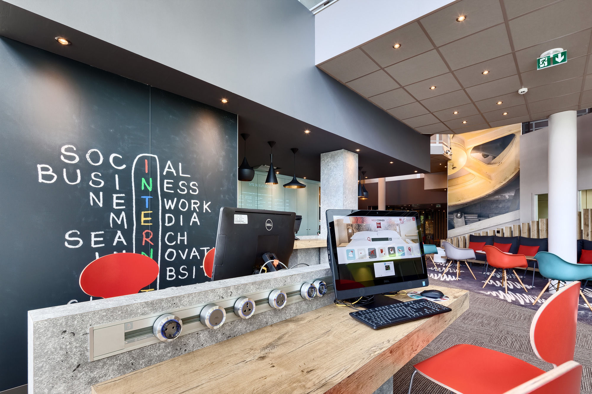 Фото Ibis Site du Futuroscope