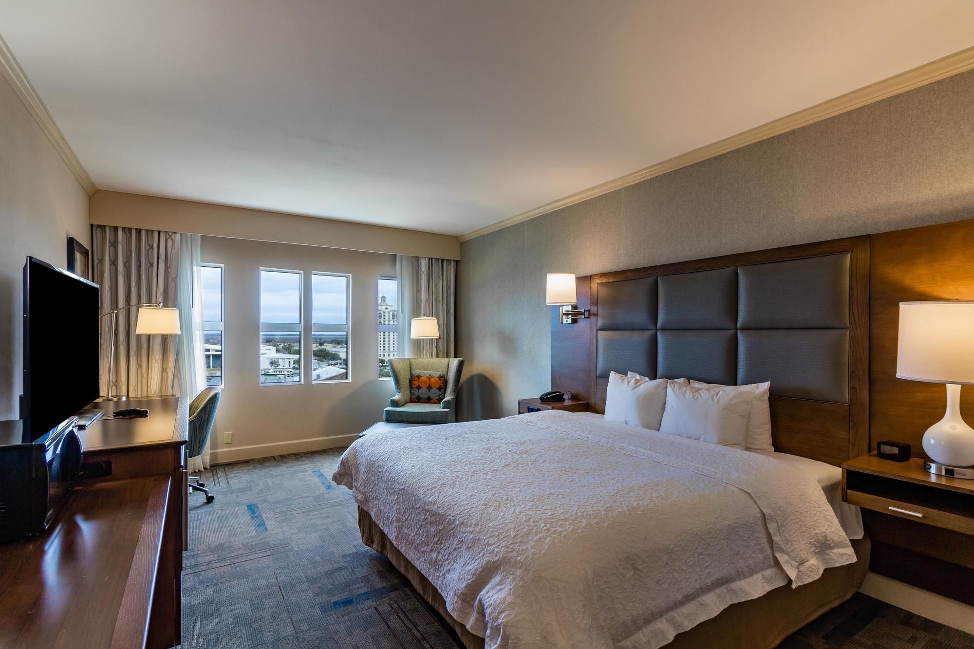 Фото Hampton Inn Savannah Historic District