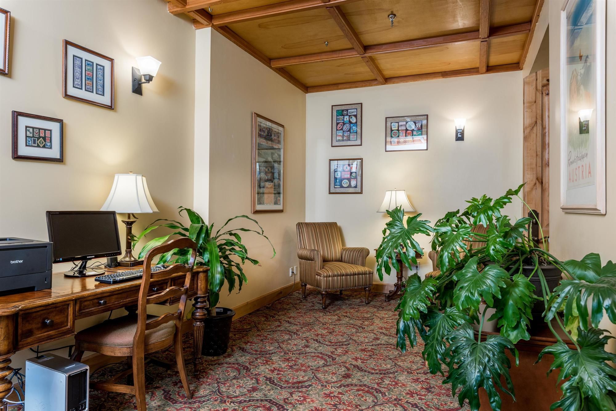 Фото Best Western Tyrolean Lodge