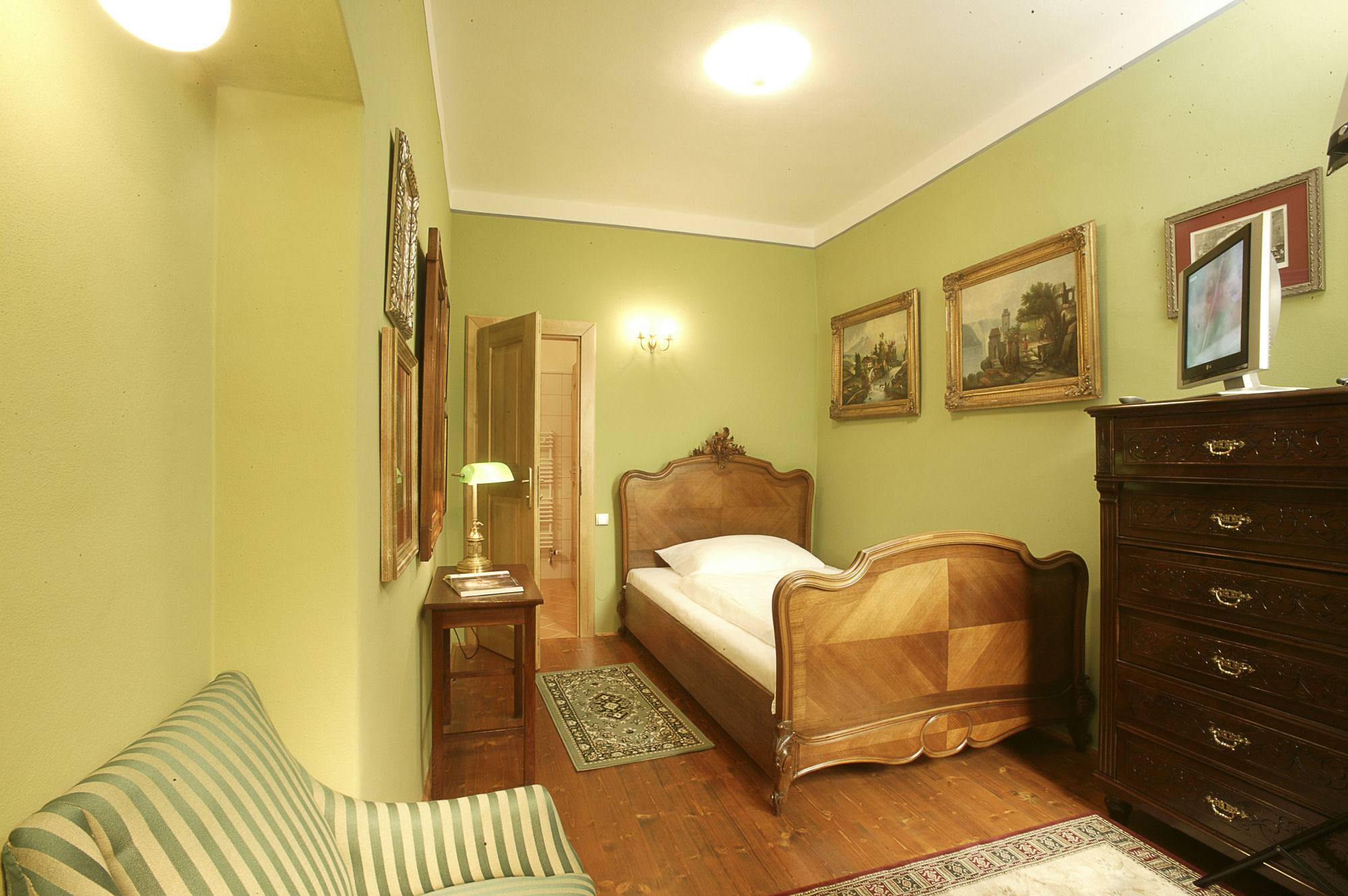 Фото Hotel Leonardo