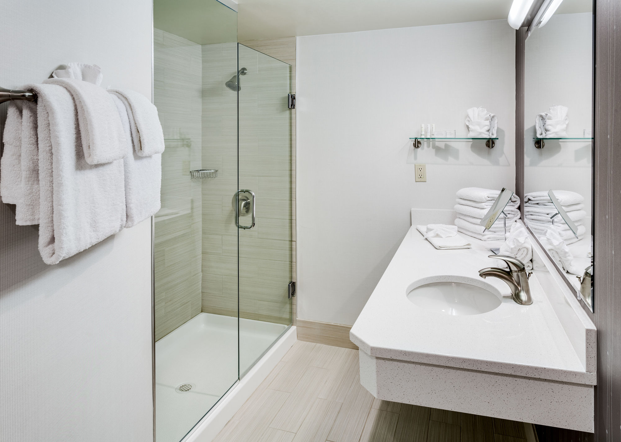 Фото Courtyard by Marriott Hartford Cromwell