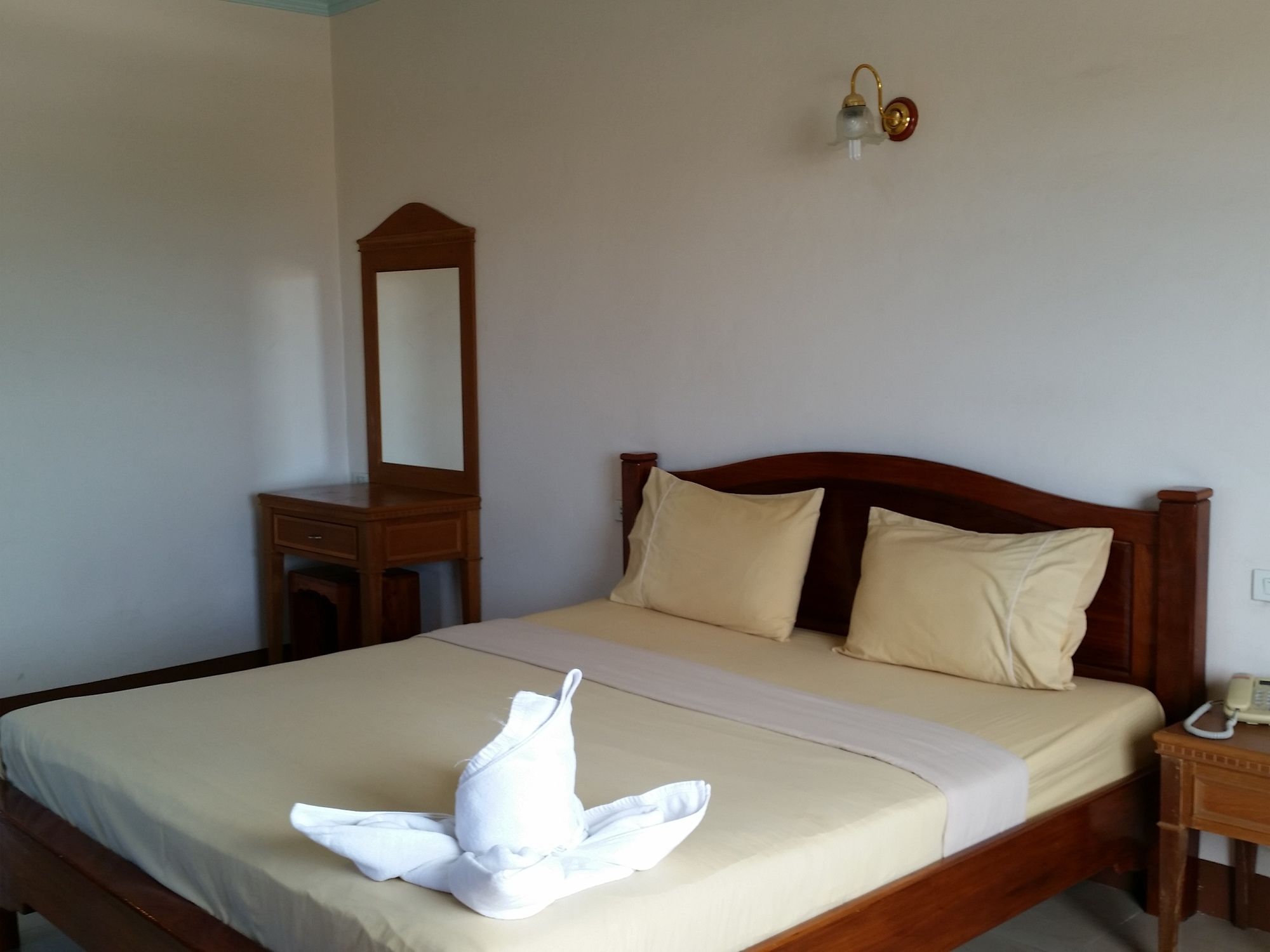 Фото Tassanee Garden Lodge