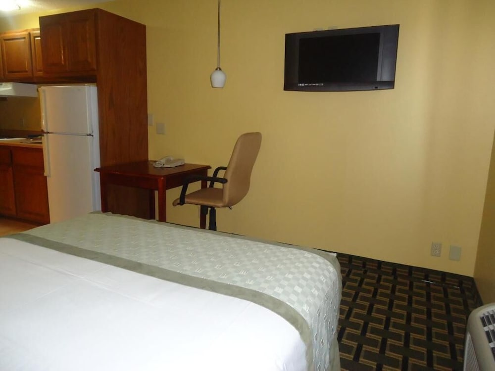 Фото Town House Extended Stay Hotel Downtown