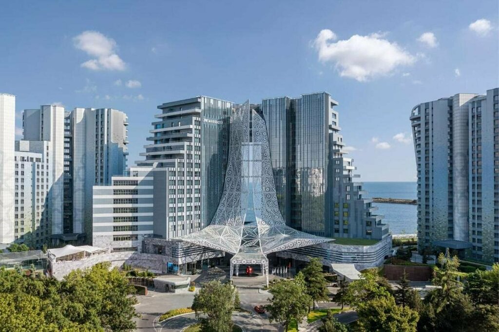 Внешний вид отеля JW Marriott Hotel Istanbul Marmara Sea в Бакыркёйе, фото 1
