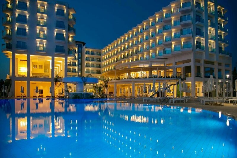 Гостиница Nissiblu Beach Resort в Айя-Напе