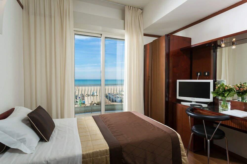 Фото Hotel Continental Rimini