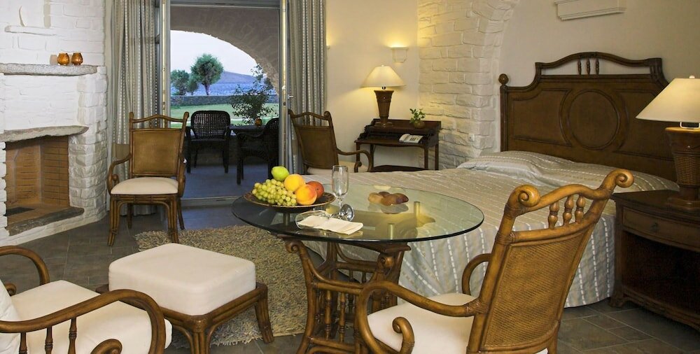 Фото Porto Kea Suites