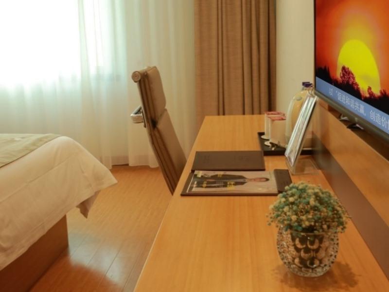 Фото GreenTree Inn Shanghai Hongqiao Airport Hotel
