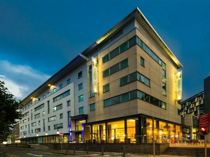 Hotel Deluxe City Centre Apt Balcony View & Free Parking, Leeds, photo