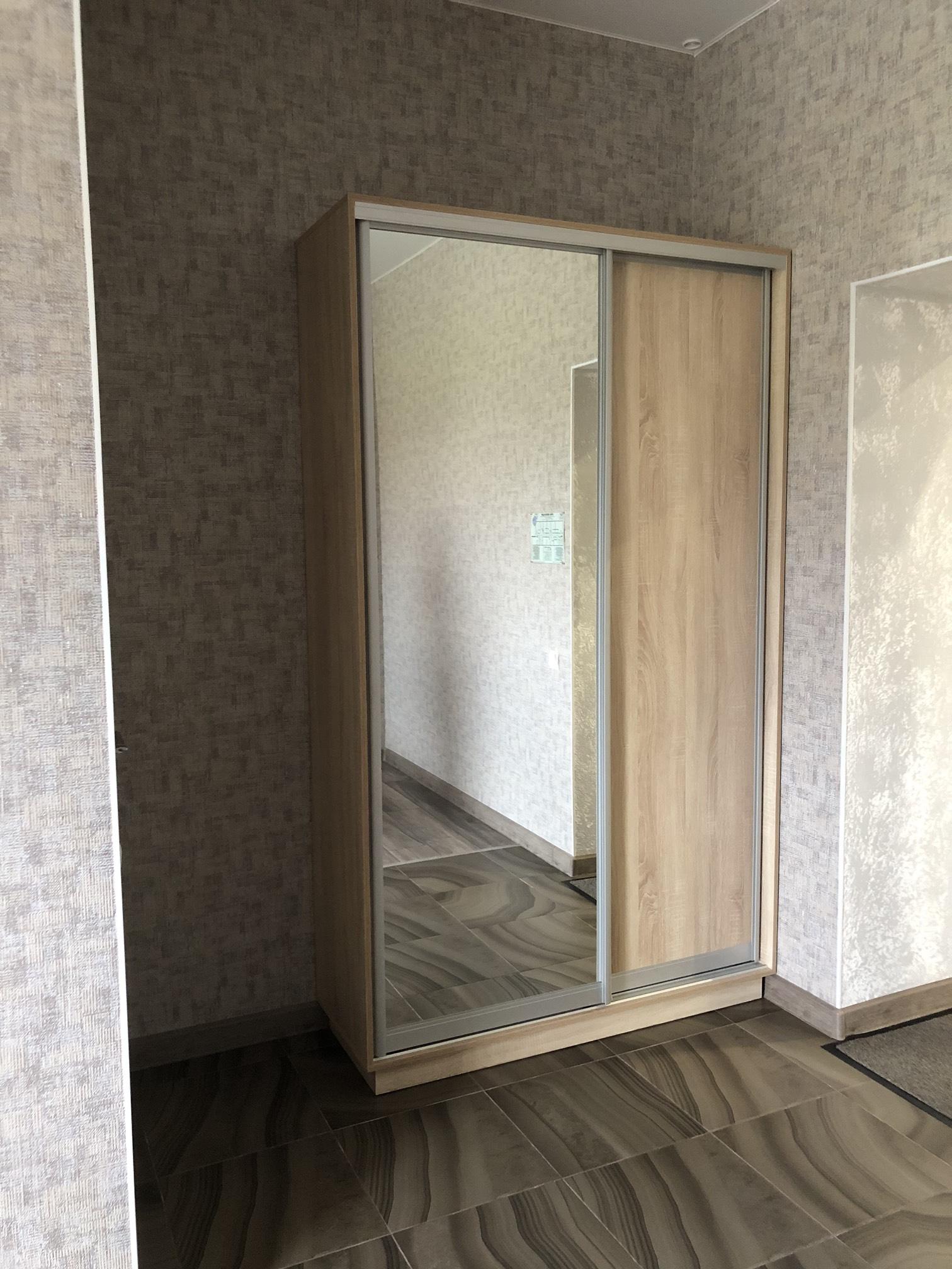 Фото Де факто