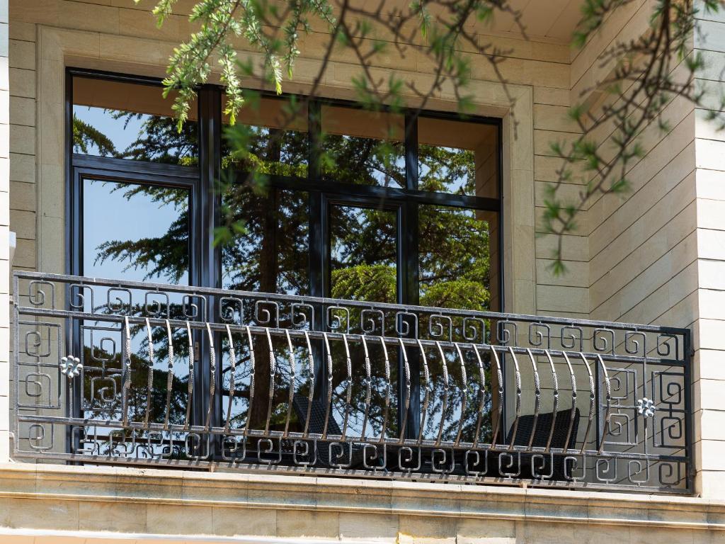 Фото Золотой дельфин