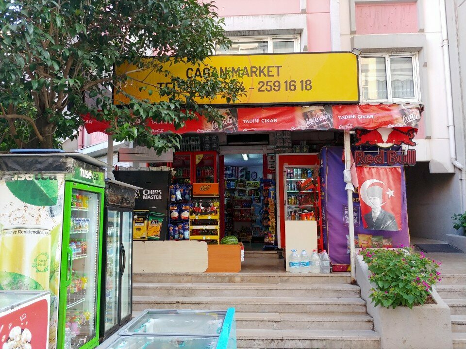 Grocery Cagan Market, Istanbul, photo