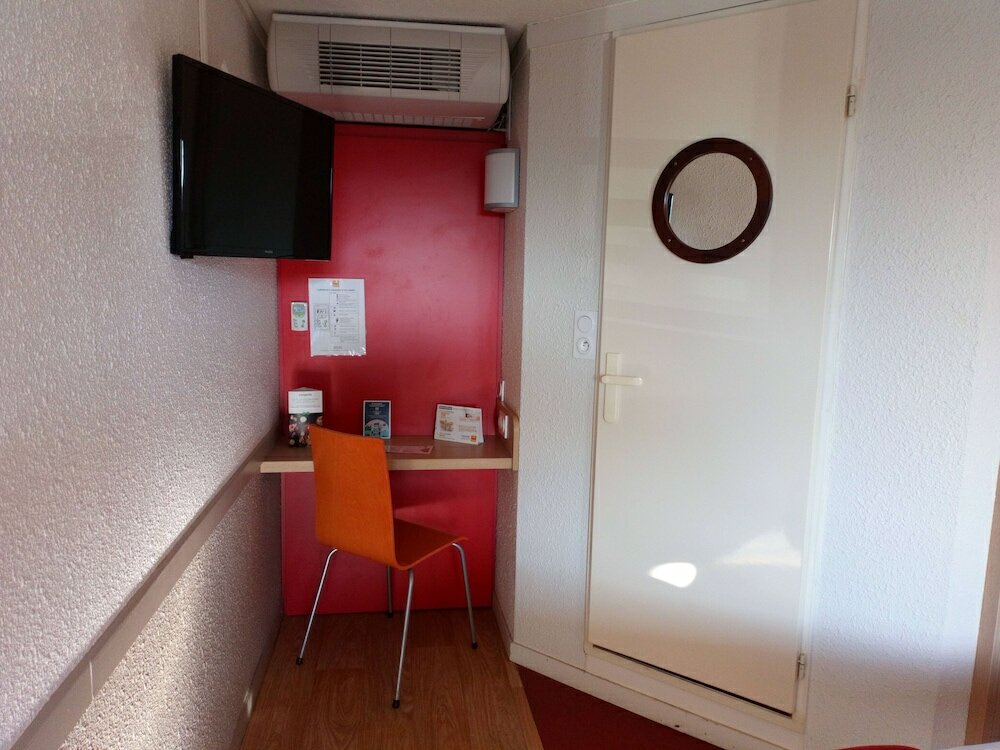 Фото Premiere Classe Blois Nord