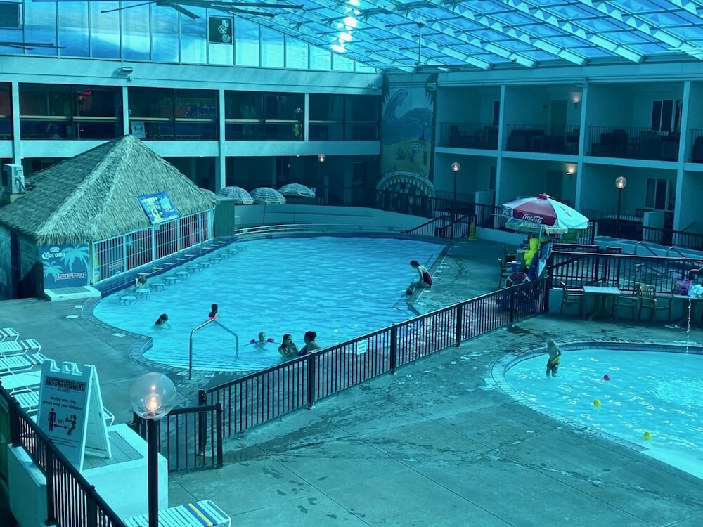 Фото Adventureland Inn