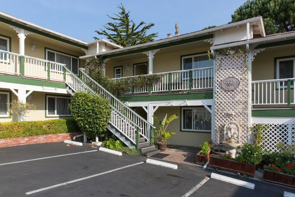 Фото Carmel Inn And Suites