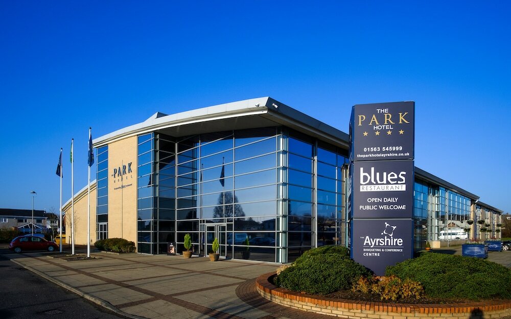 Фото The Park Hotel