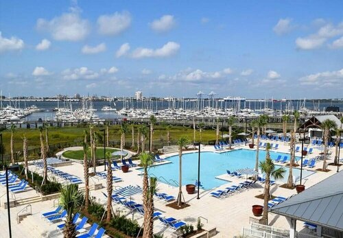 Гостиница Harborside at Charleston Harbor Resort and Marina в Маунт Плезант