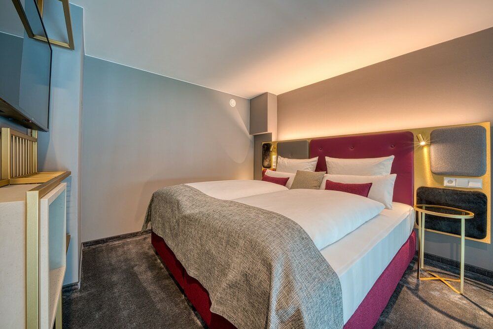 Фото Plaza Premium Muenchen