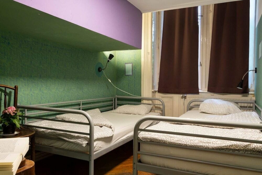 Фото Baroque Hostel 