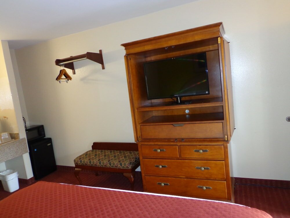 Фото Economy Inn Express Warren