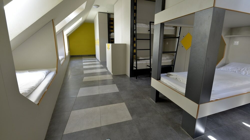 Фото The Hive Party Hostel