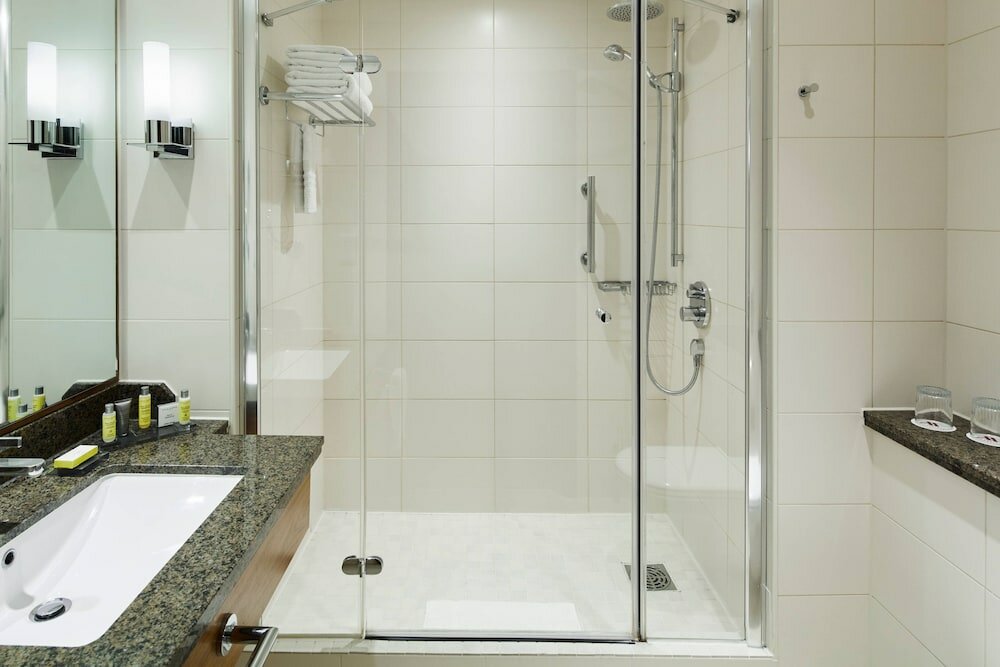 Фото Radisson RED London Twickenham