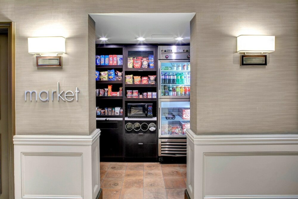 Фото Courtyard New Haven at Yale