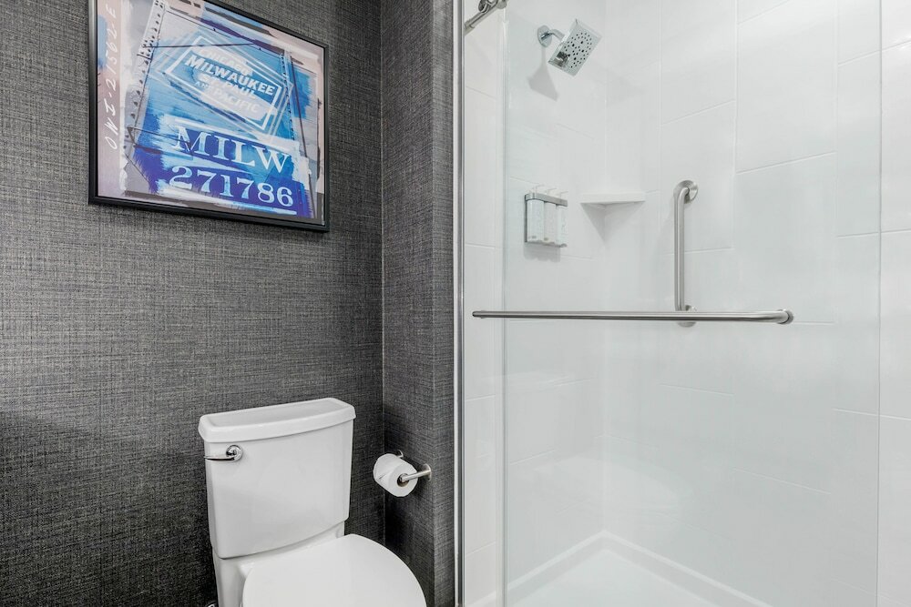 Фото Cambria Hotel Milwaukee Downtown