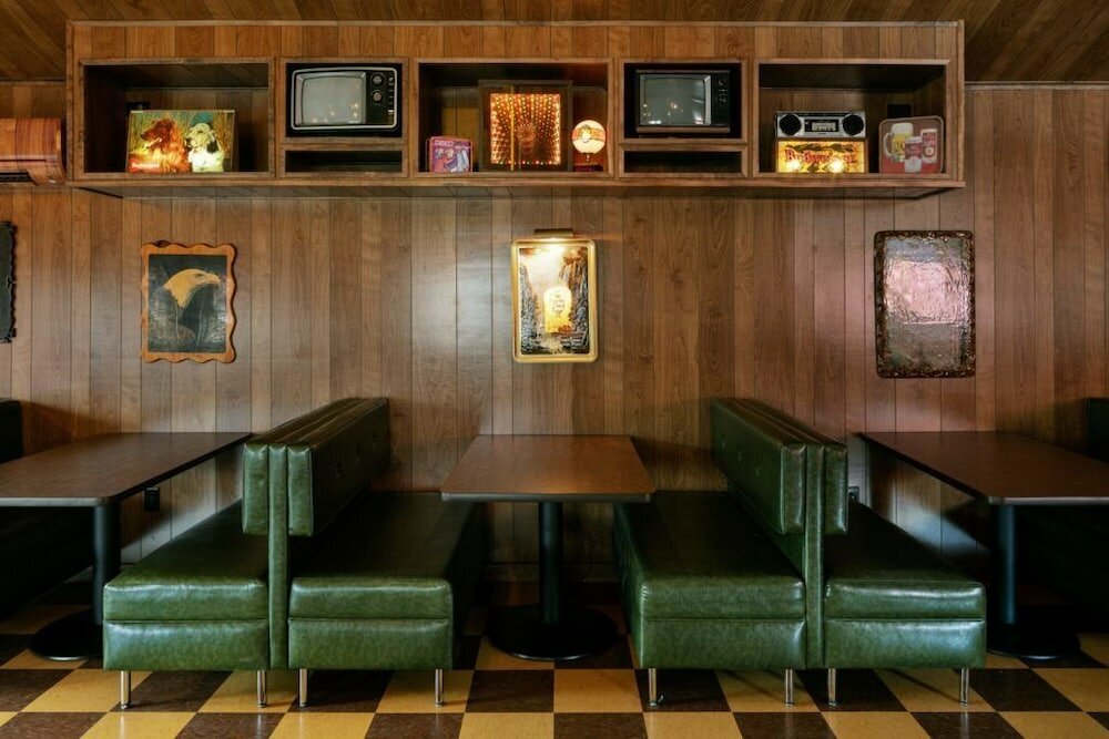 Фото The Dive Motel & Swim Club