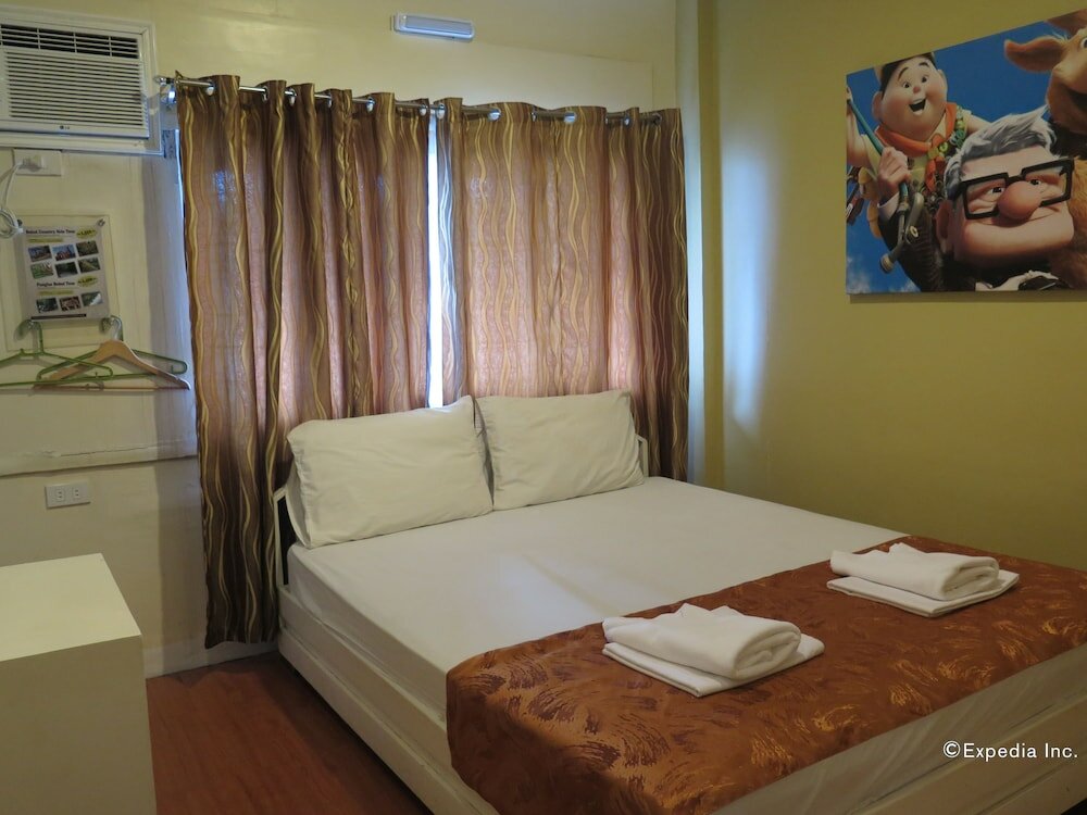 Фото Tr3ats Guest House Bohol - Hostel