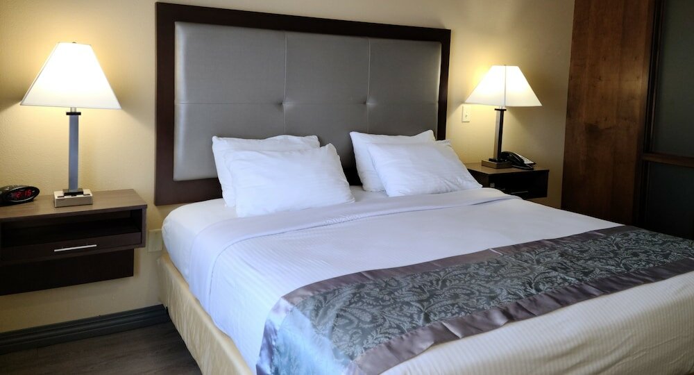 Фото Best Western Plus Fort Stockton Hotel