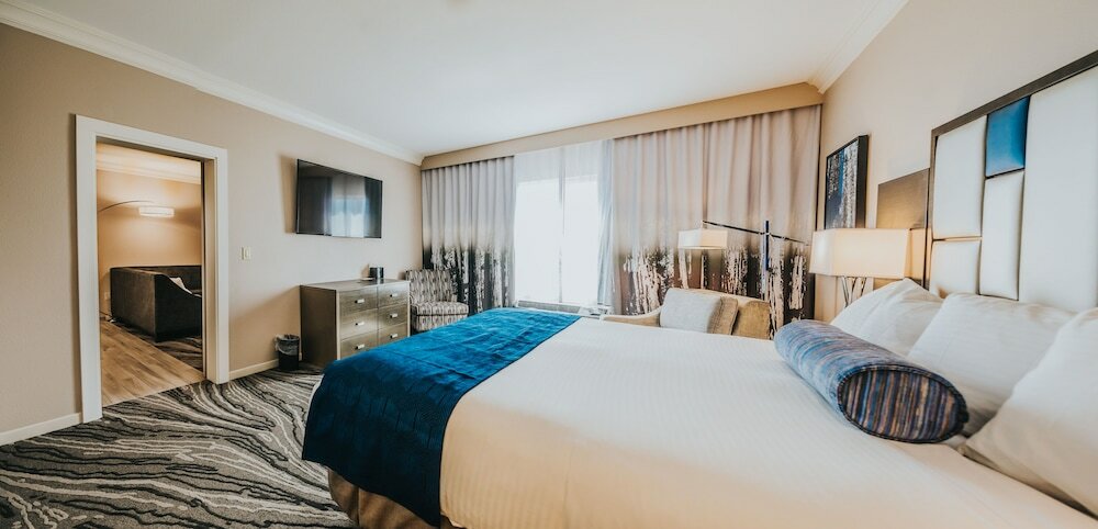 Фото 83733978426