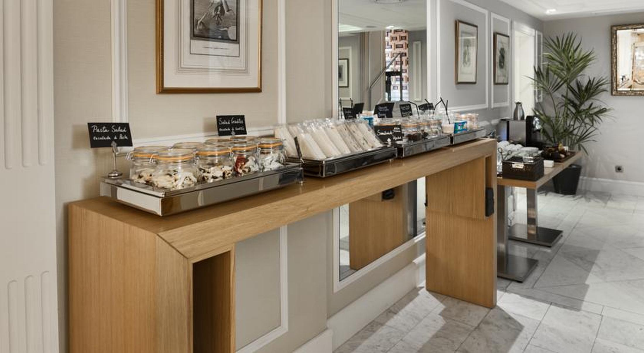 Фото Catalonia Las Cortes