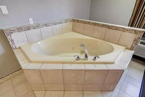 Гостиница Econo Lodge Airport