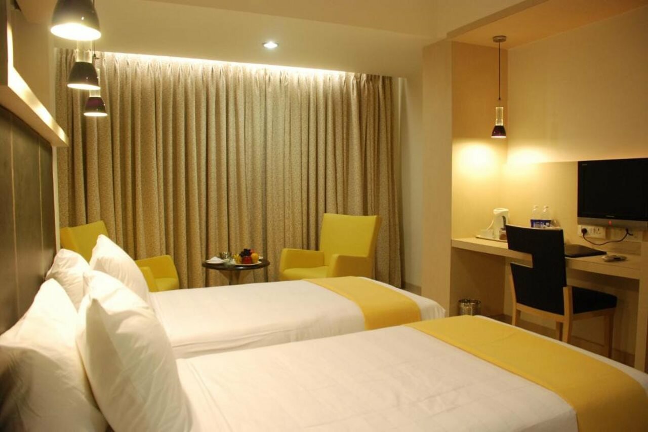 Фото Oriental Residency Hotel
