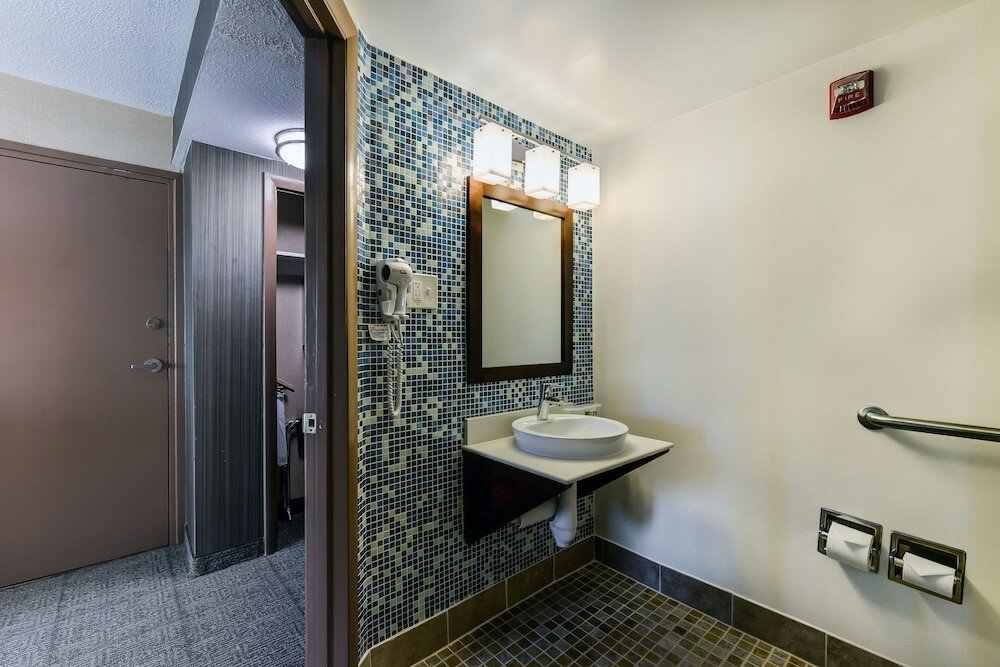 Фото Holiday Inn Express Washington Dc N-Silver Spring, an Ihg Hotel