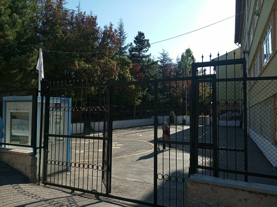 مدرسة Aiten Tekisik Secondary School ، أنقرة، صورة