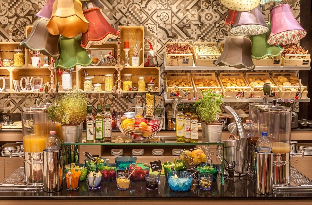 Фото Ikonik Parlament