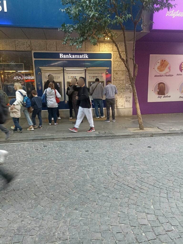 آلة صرف النقود الأوتوماتيكية Turkey Is Bank ATM ، اسطنبول، صورة