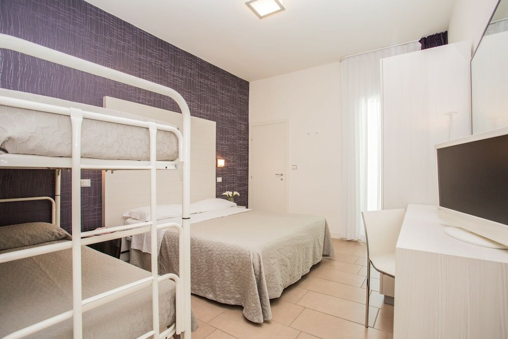 Фото 47050645746