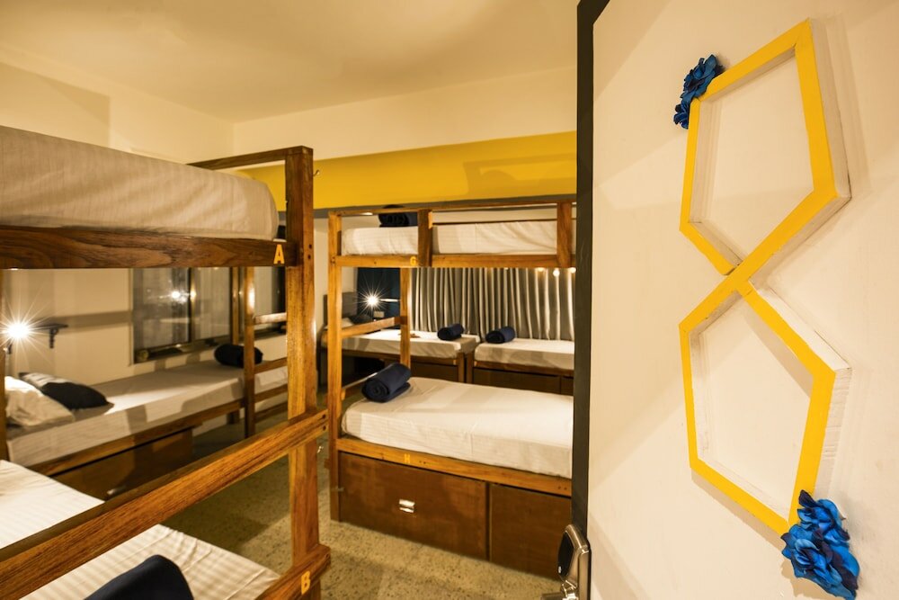 Фото Locomo Hostel - Mumbai