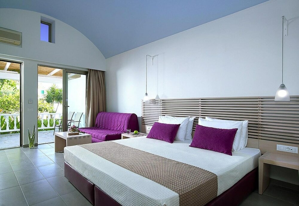 Фото Kakkos Beach Hotel - Adults Only