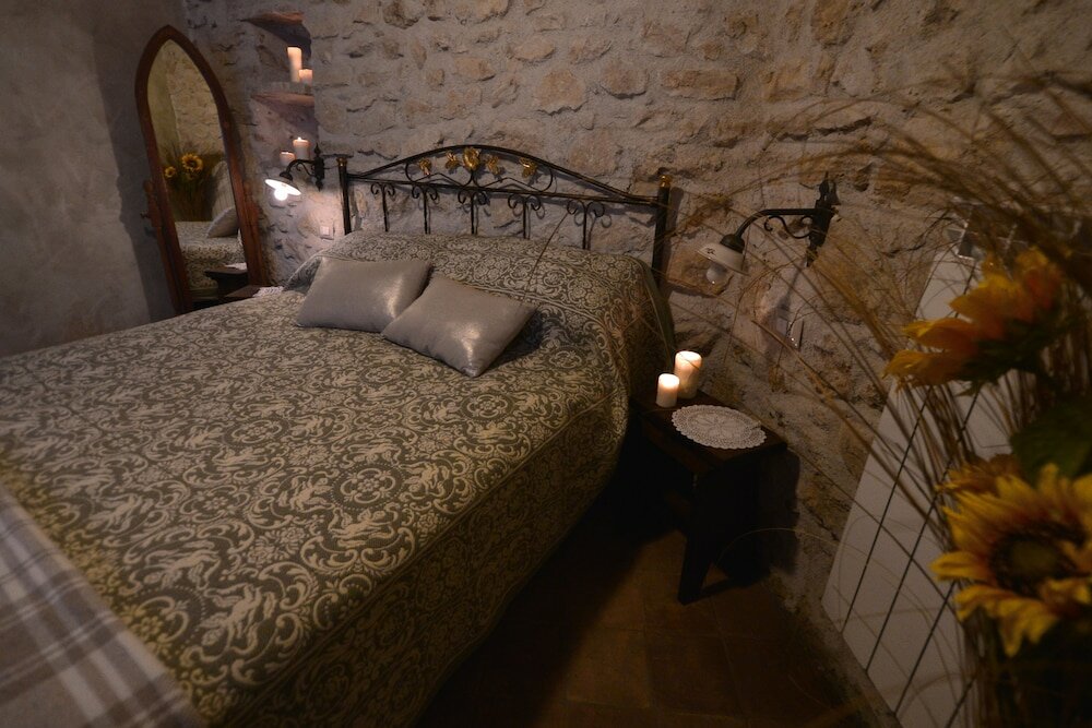 Фото Robur Marsorum Albergo Diffuso