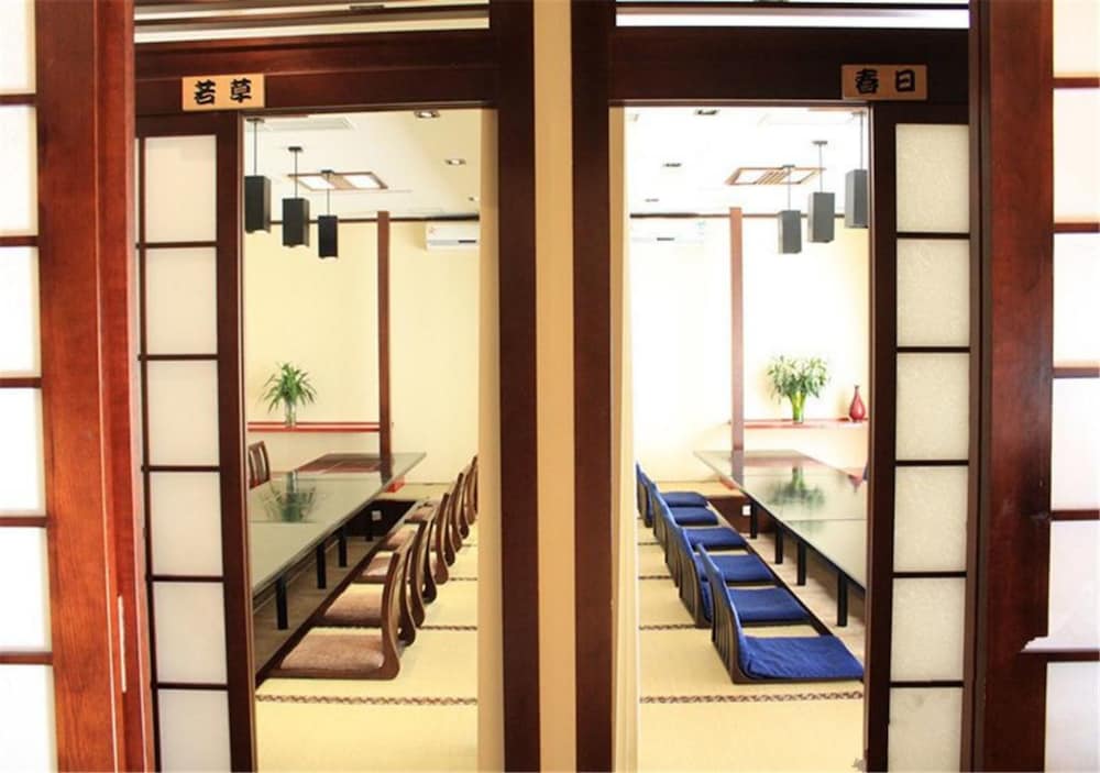 Фото Dalian Royal Hotel