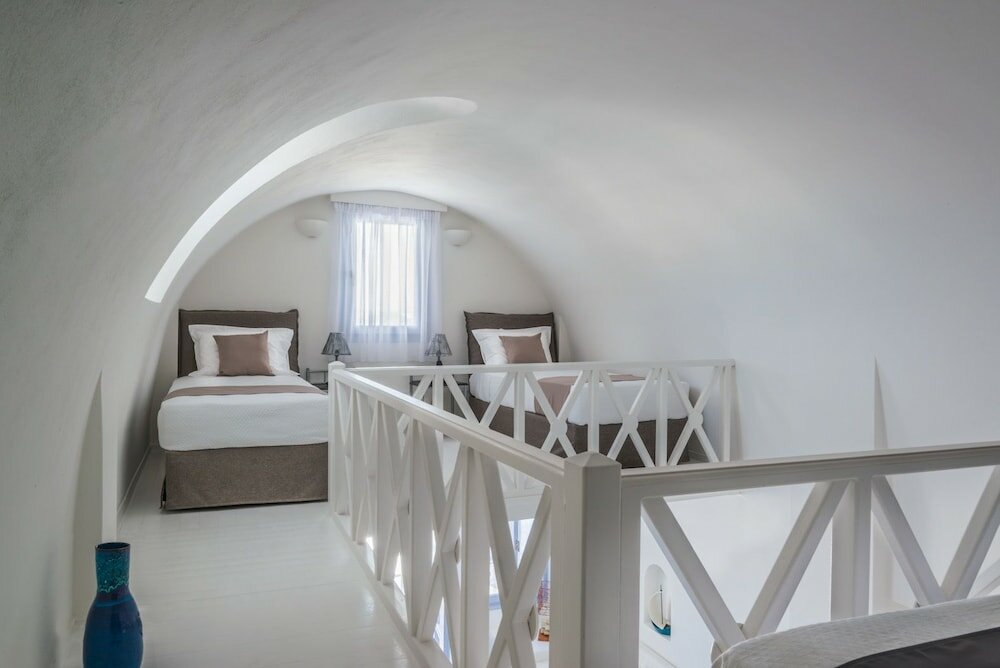 Фото Black Diamond Suites - Adults Only