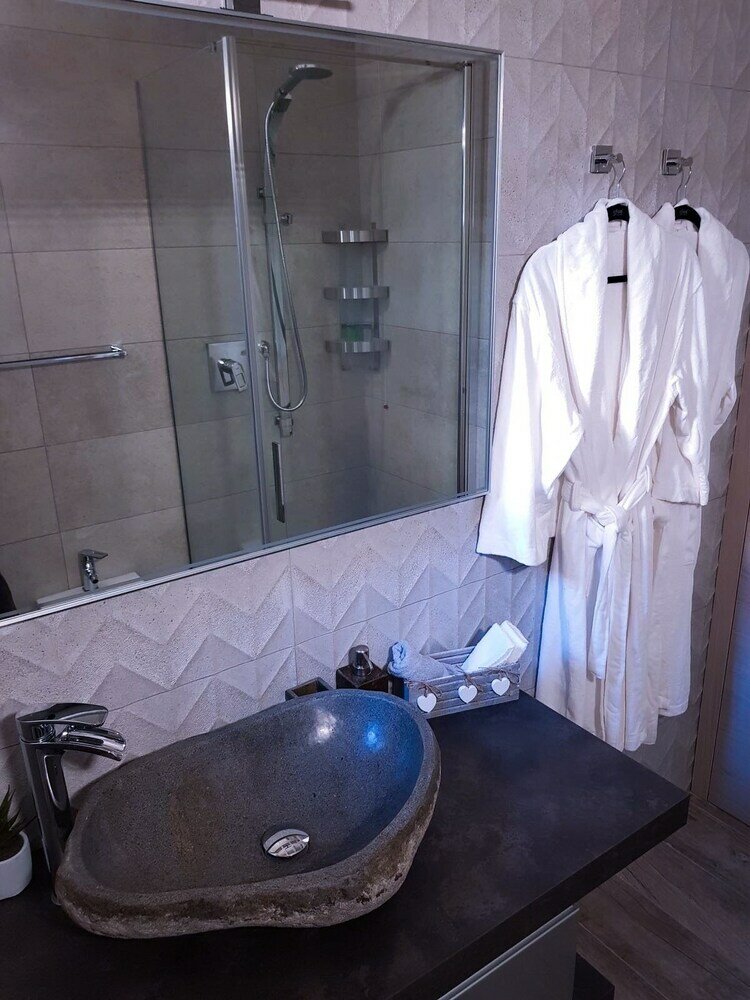 Фото Paradise Luxury Apartments