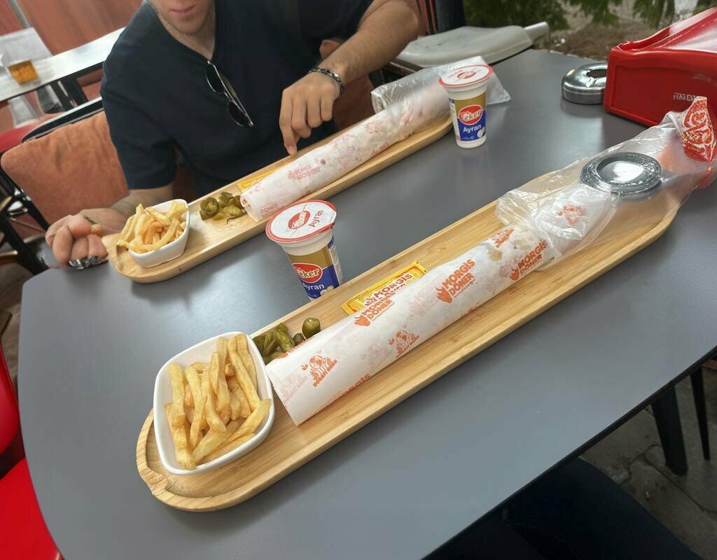 Fast food Morgis Döner, Efeler, foto