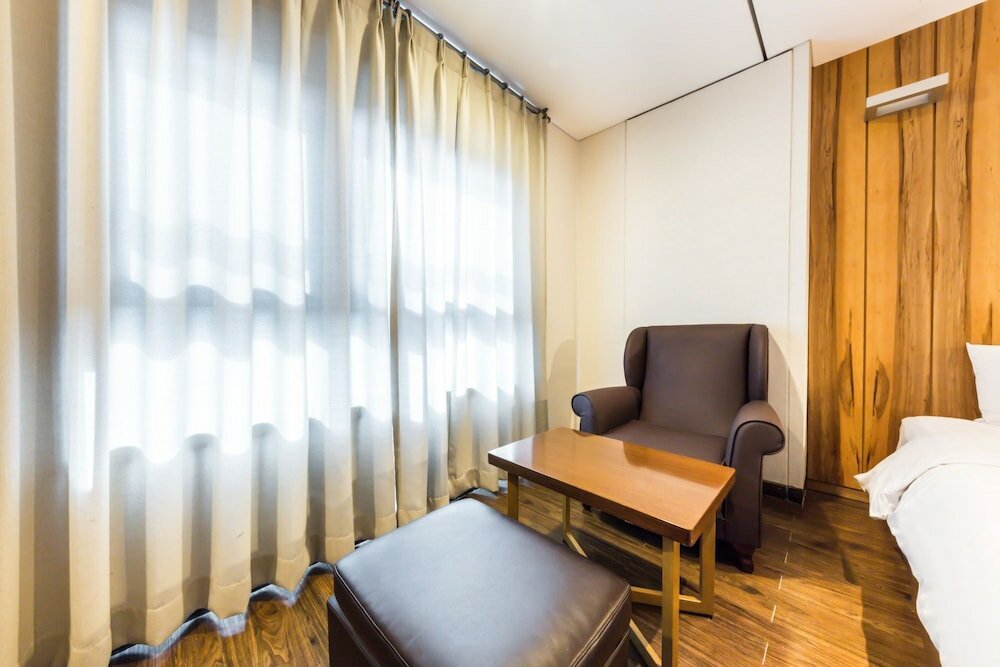 Фото F Hotel Yeongdeungpo