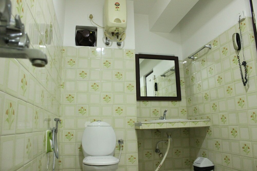 Фото Sri Aarvee Hotels