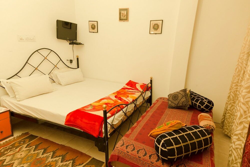 Фото Hotel Hanuman Ghat